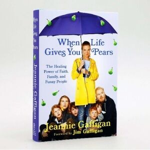 📗3/$10 ‘When Life Gives You Pears’ 🍐 by Jeannie Gaffigan